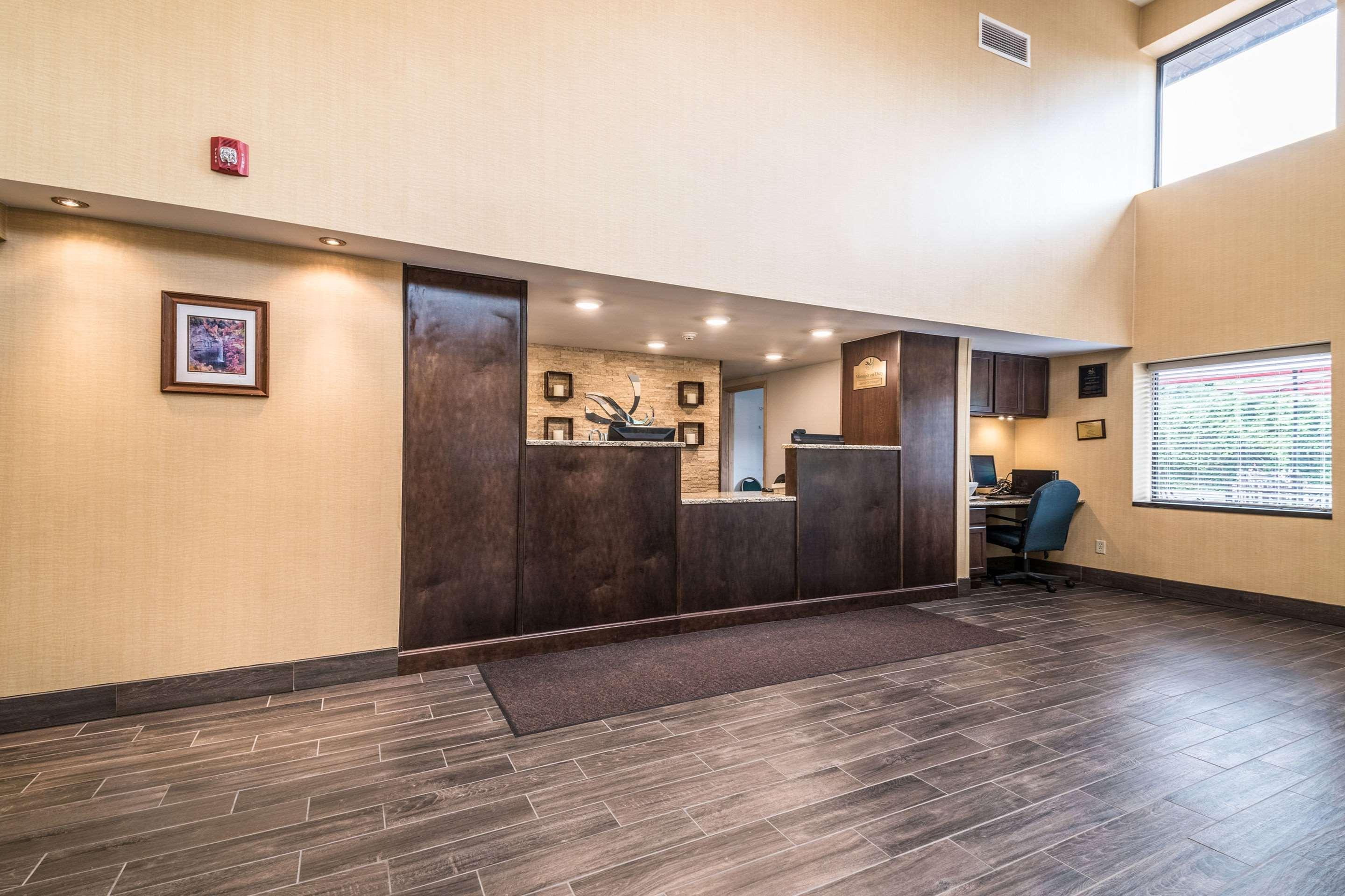Quality Inn Ithaca - University Area Exterior photo