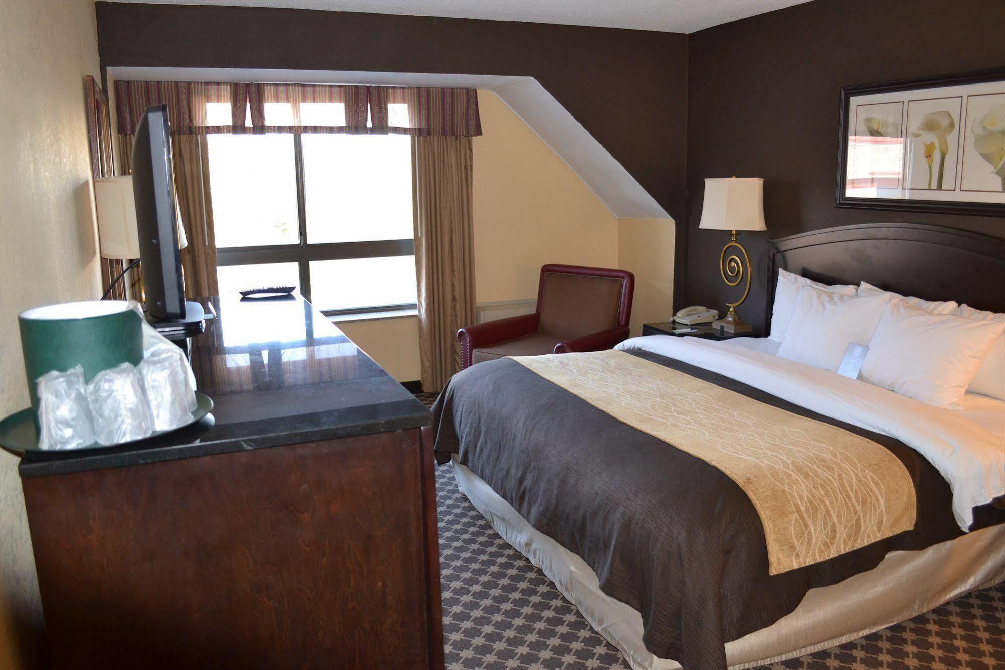Quality Inn Ithaca - University Area Exterior photo